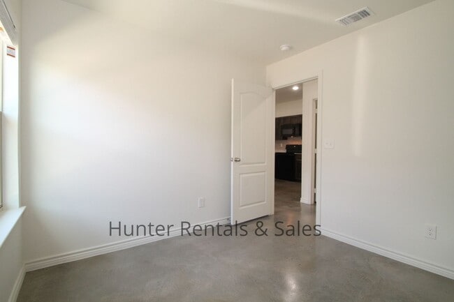 Building Photo - North Killeen Three Bedroom!