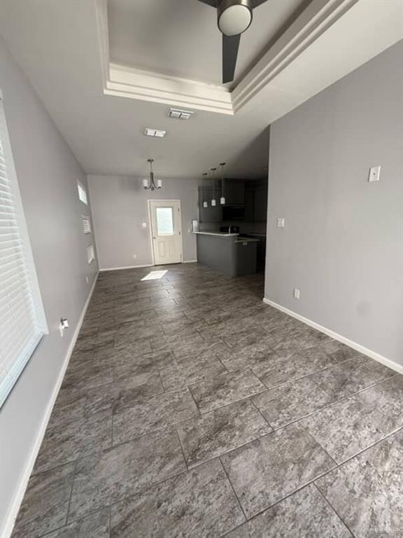 Building Photo - 9 S Colt Ln