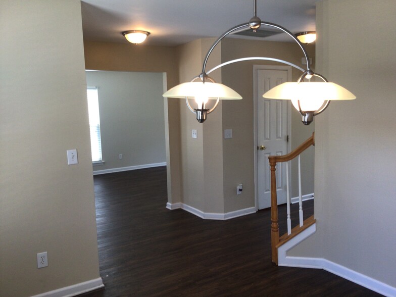 Building Photo - 7014 Honey Tree Ln