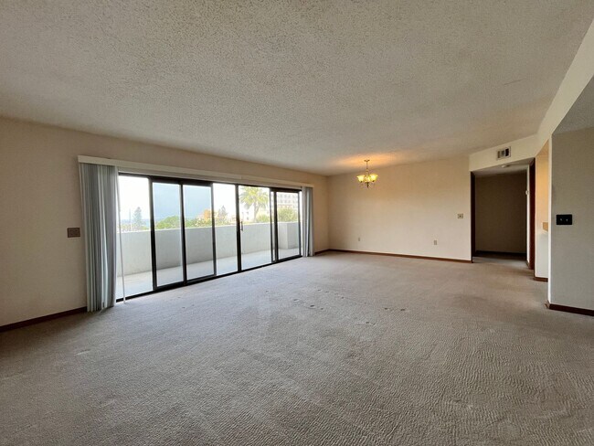 Building Photo - 5011 Dixie Hwy NE