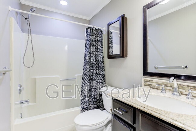 Building Photo - 15617 Mockingbird Ln