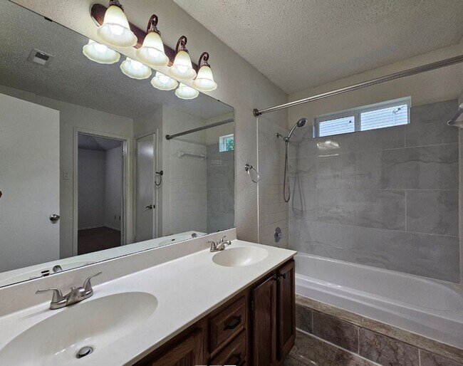 Building Photo - 5101 Glennwood Dr