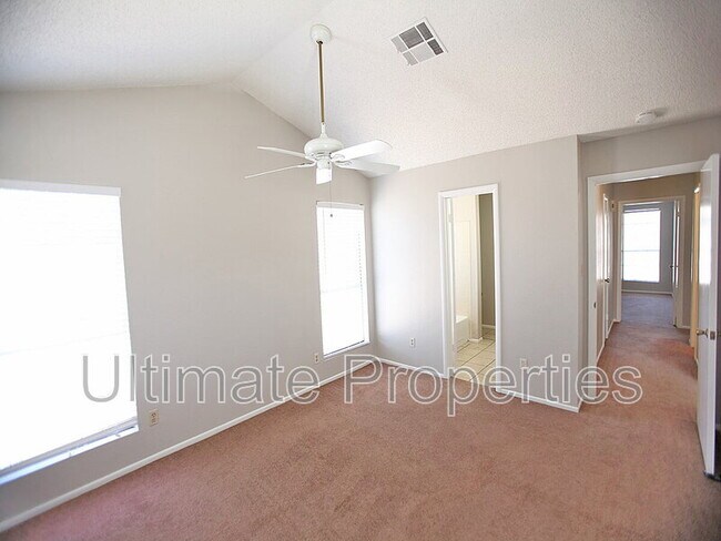 Building Photo - 1803 W Barrow Dr