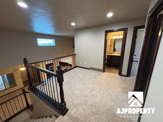 Building Photo - 9402 W Broek Dr