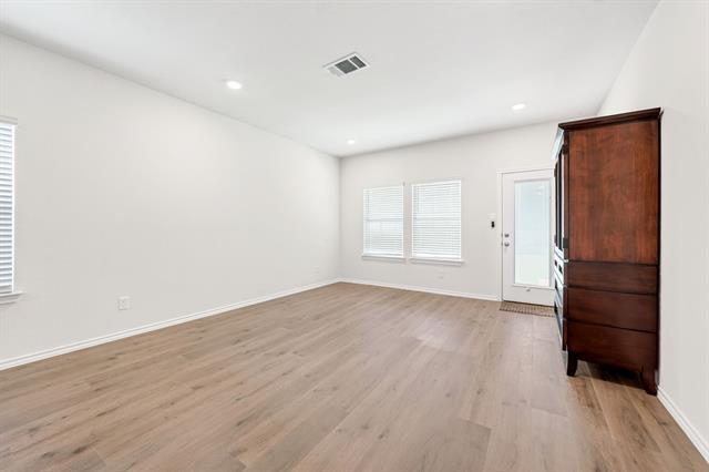 Building Photo - 908 Hay Loft Ln