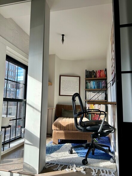 Building Photo - 10 Exchange St