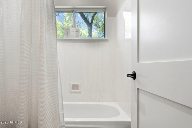 Building Photo - 7518 E Bent Tree Dr