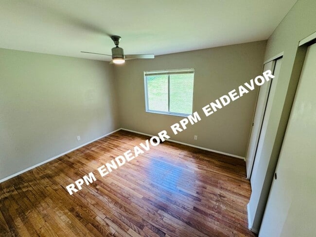 Building Photo - Spacious 4BD Home with Modern Upgrades & H...