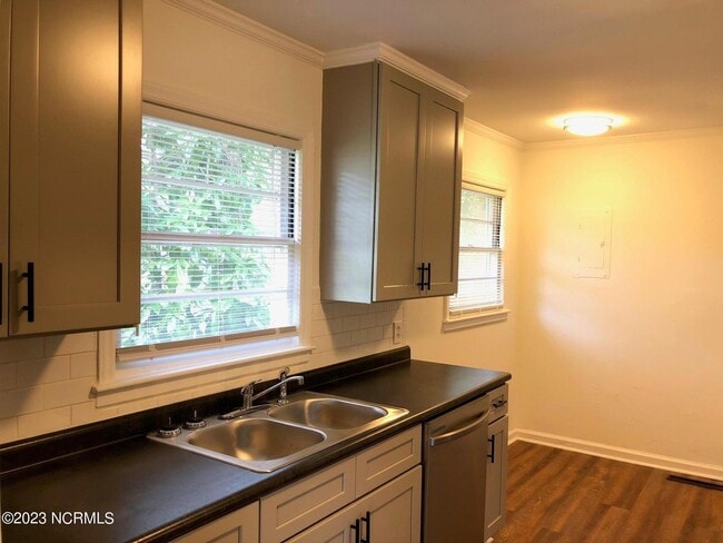 Building Photo - 306 N 26th St