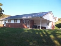 Building Photo - 115 Armstrong Cir