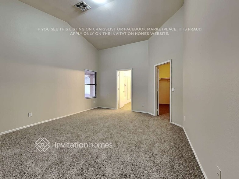 Building Photo - 6347 W Hilton Ave