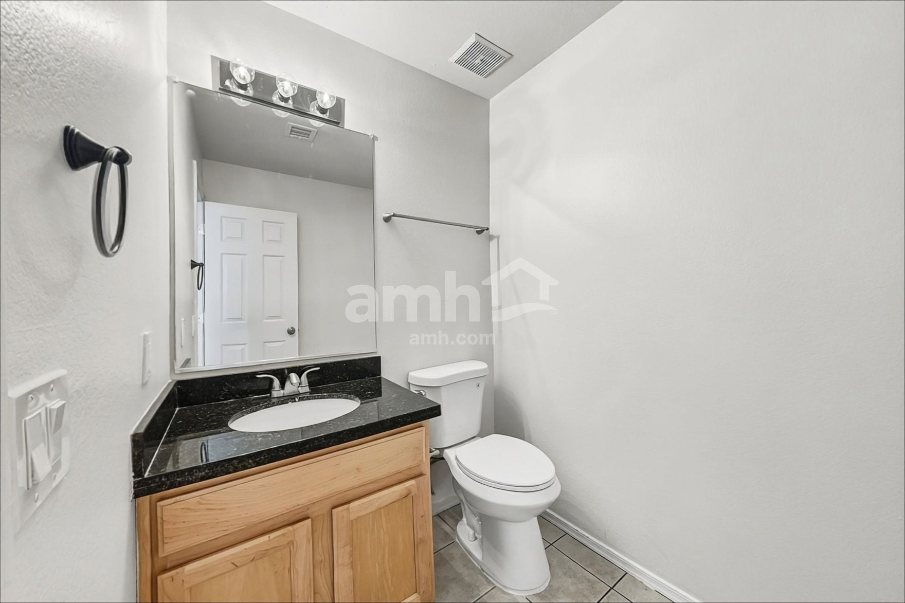 Building Photo - 6133 S Wilson Dr