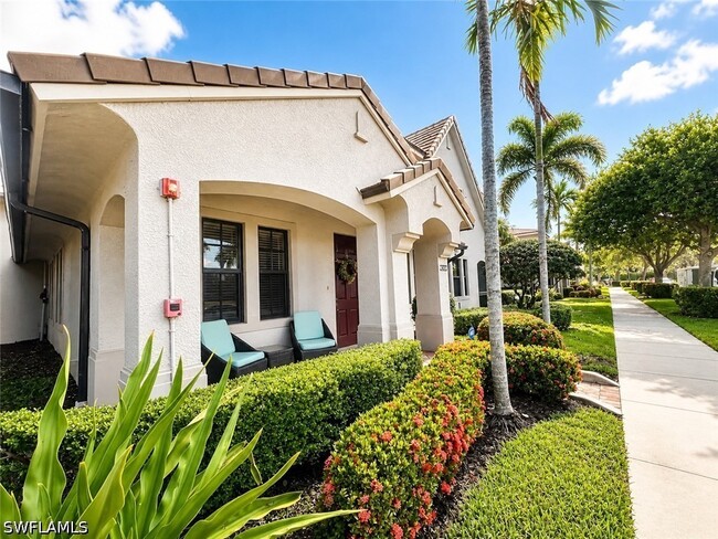Building Photo - 1367 Artesia Dr E