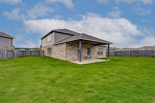 Building Photo - 15231 White Moss Dr