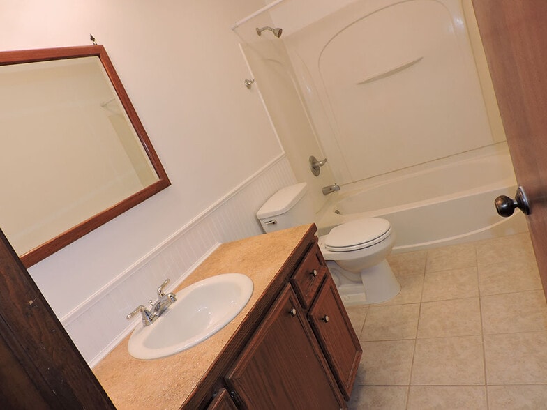 Building Photo - 6514 Bella Vista Dr NE