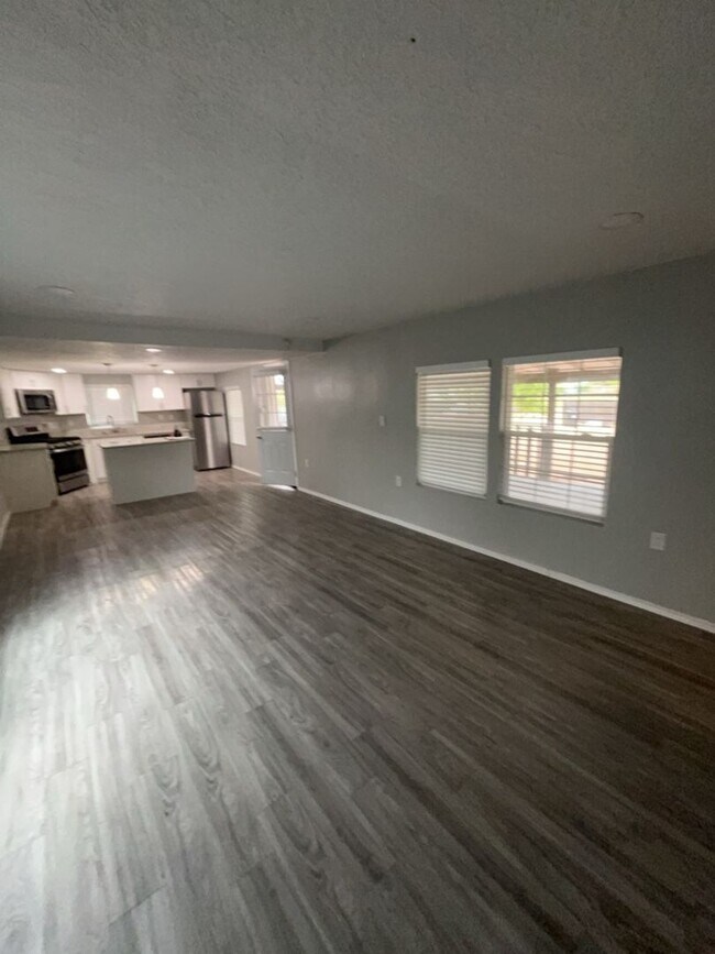 Building Photo - 4916 Moore Cir
