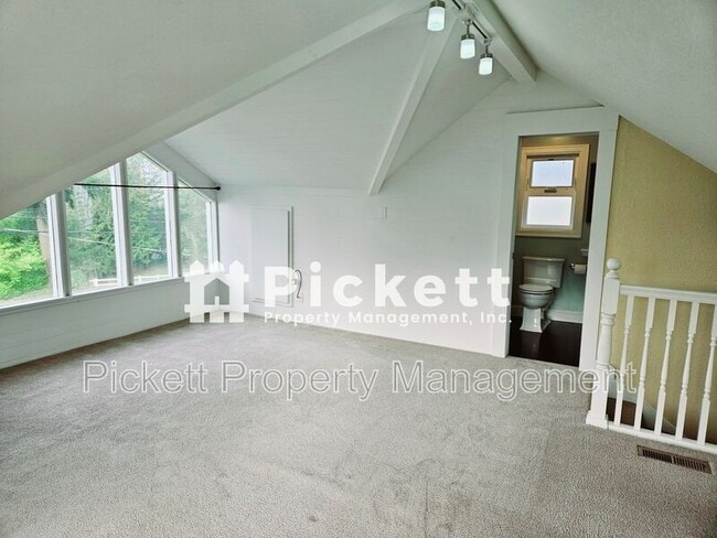 Building Photo - 9062 Tracyton Blvd NW