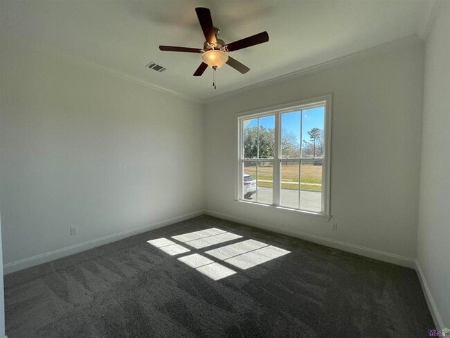 Building Photo - 4 Bedroom House in Materra with Fenced Yard