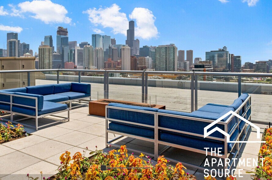 Building Photo - 910 W Huron St