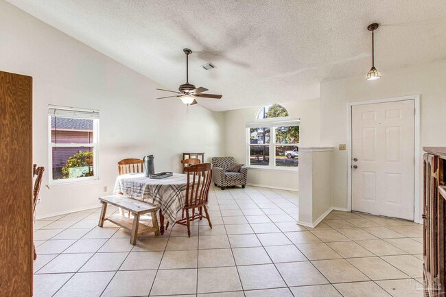 Building Photo - 3565 Stratford Ln
