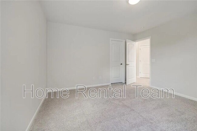 Building Photo - 113 Fenway St