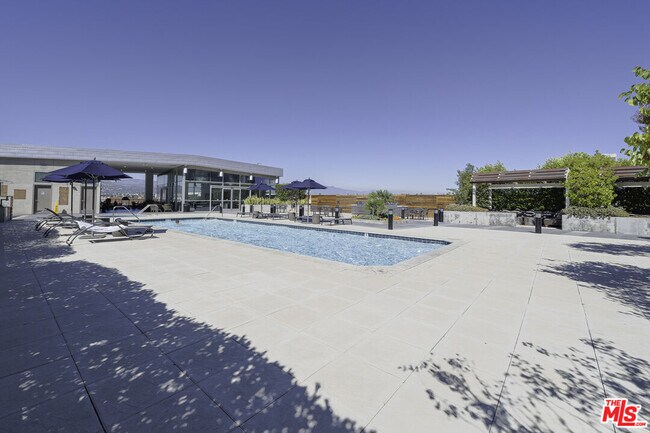 Building Photo - 3785 Wilshire Blvd