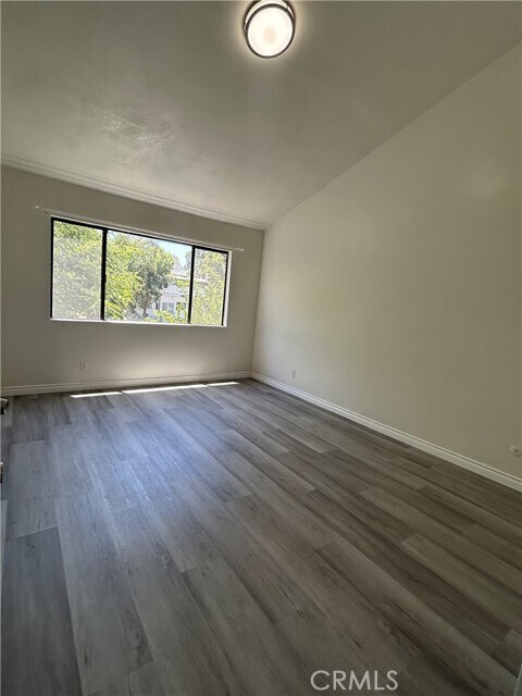 Building Photo - 400 S Garfield Ave