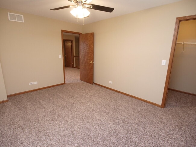 Building Photo - 8116 Bluestem Ave