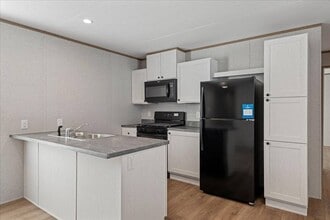 Building Photo - 1751 N Grand Ave W