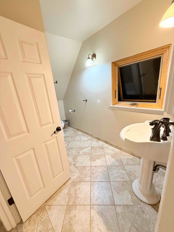 Building Photo - 1550 Indian Valley Rd