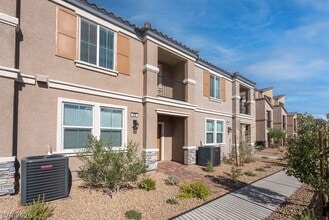 Building Photo - 626 Bellus Pl