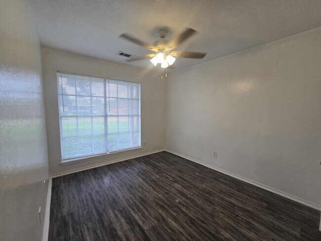 Building Photo - 7510 Hummingbird Ln