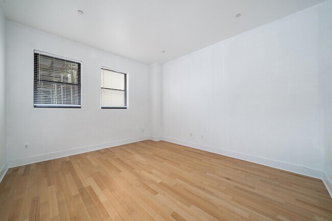 Building Photo - 4 Beacon Way