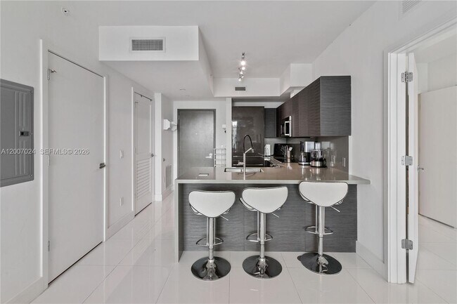 Building Photo - 1080 Brickell Ave