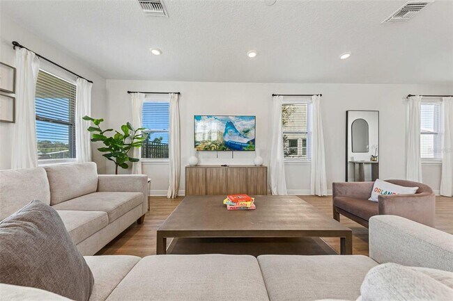 Building Photo - 284 Southfield St