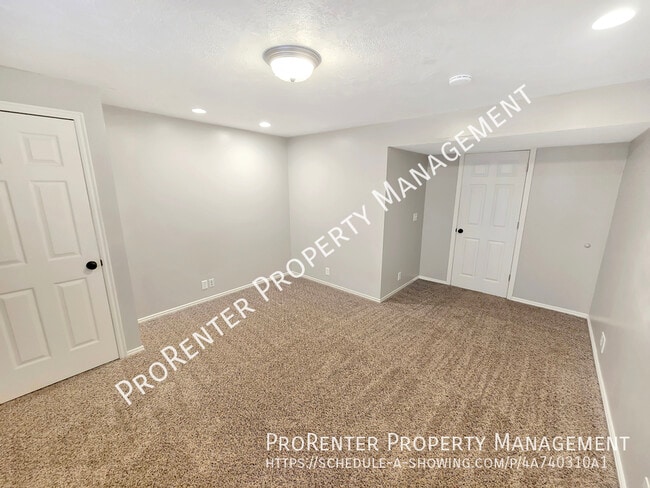 Building Photo - 1604 N 2615 W