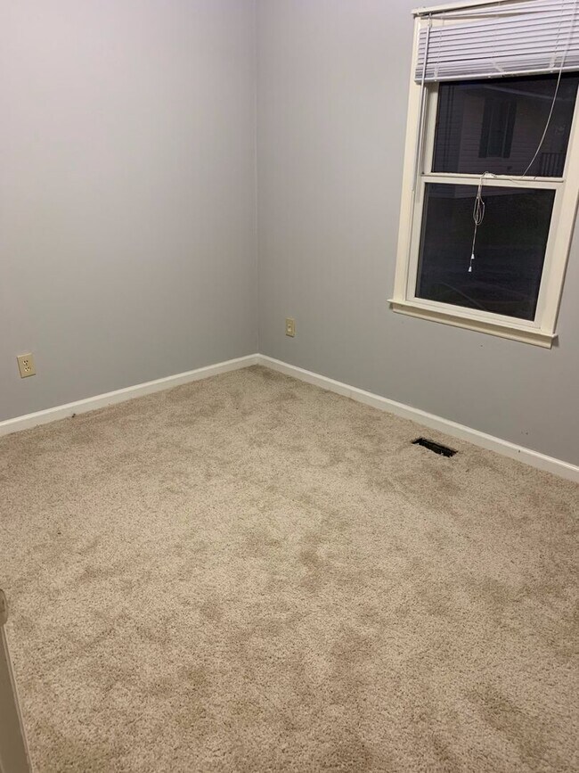 Building Photo - Kittrell Duplex 3