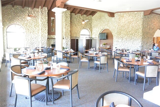 Building Photo - 4970 Black Bear Rd