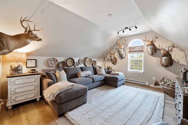 Building Photo - 1878 Woodland Way