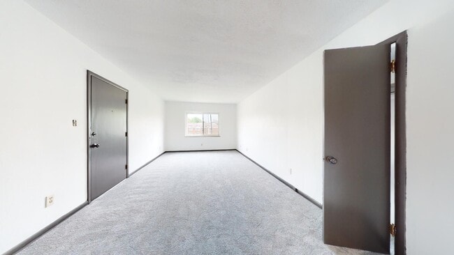 Building Photo - Parma - Ridgewood Lofts - 1 bedroom unit.