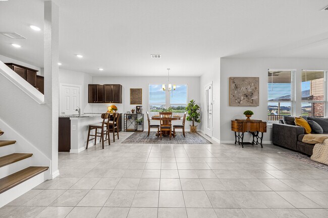 Building Photo - 8706 Hidden Oaks Dr
