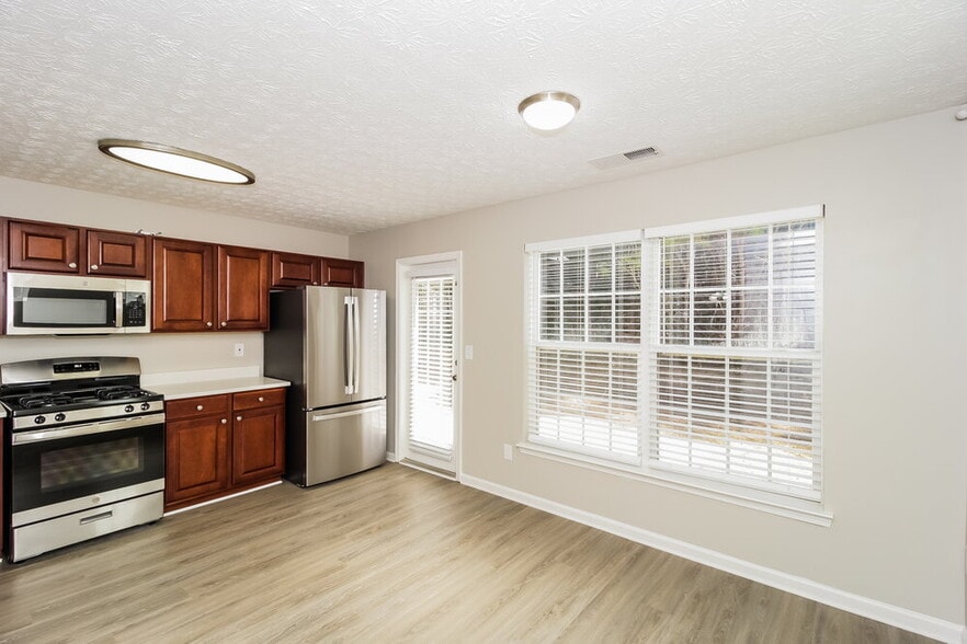 Building Photo - 427 Topaz Dr