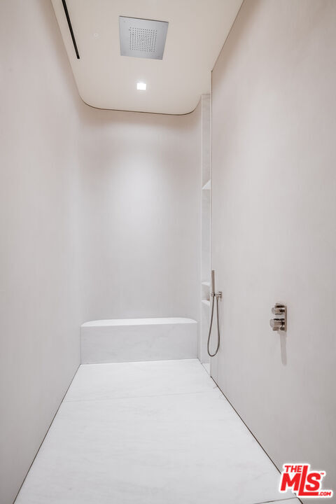 Building Photo - 9016 Thrasher Ave