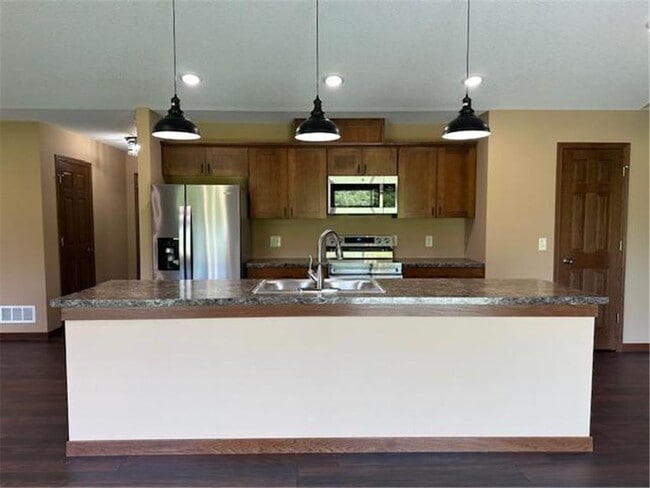 Building Photo - 1560 Gray Fox Dr NE