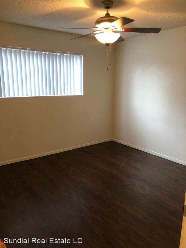 Building Photo - 1107 E University Dr