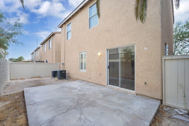 Building Photo - 2446 El Valle St