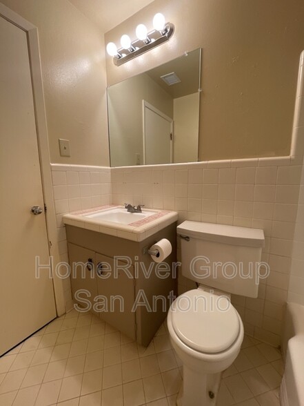 Building Photo - 234 Sunnyland Dr
