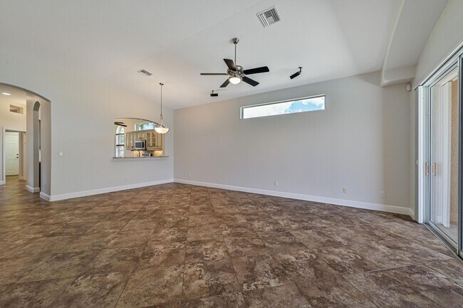 Building Photo - ** Immaculate,  3 Bed/2 Bath Lake Front Pool Home in Naples ~ Available NOW**