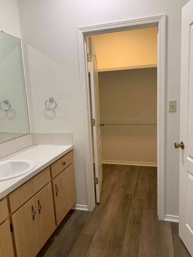 Building Photo - 2305 Newman Clovis NM