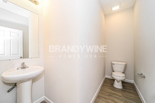Building Photo - 509 Narnia Ct